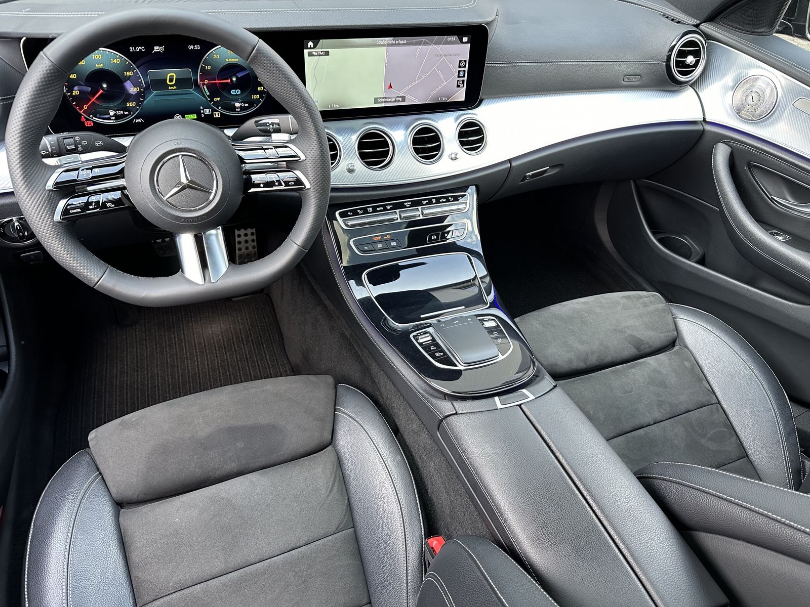 Fahrzeugabbildung Mercedes-Benz E 300de T 4Matic AMG-Line NAV+LED+AHK+PANO+WIDE