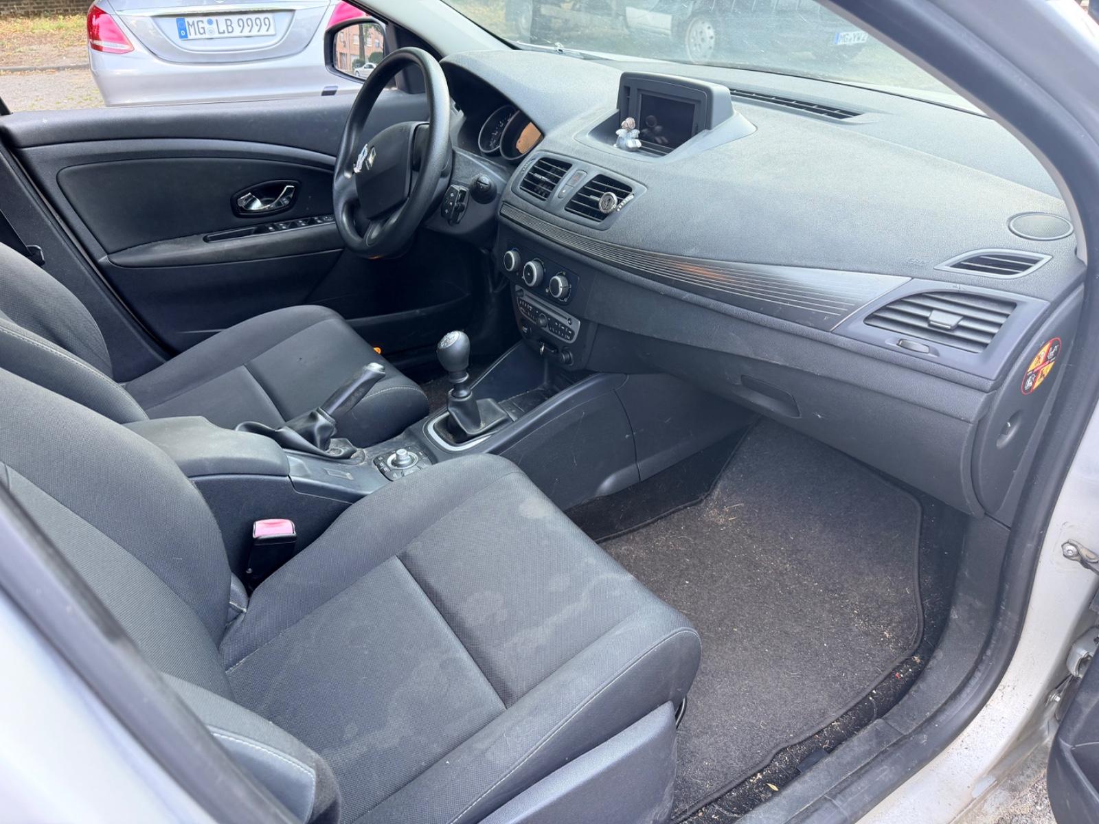 Renault Megane 2012 — photo 10