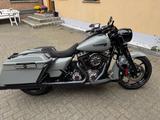 Harley-Davidson Road King FLHRC - HARLEY-DAVIDSON FLHR ROAD KING