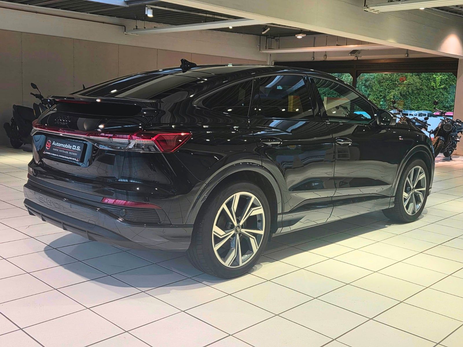 AUDI Q4 — zdjęcie 5