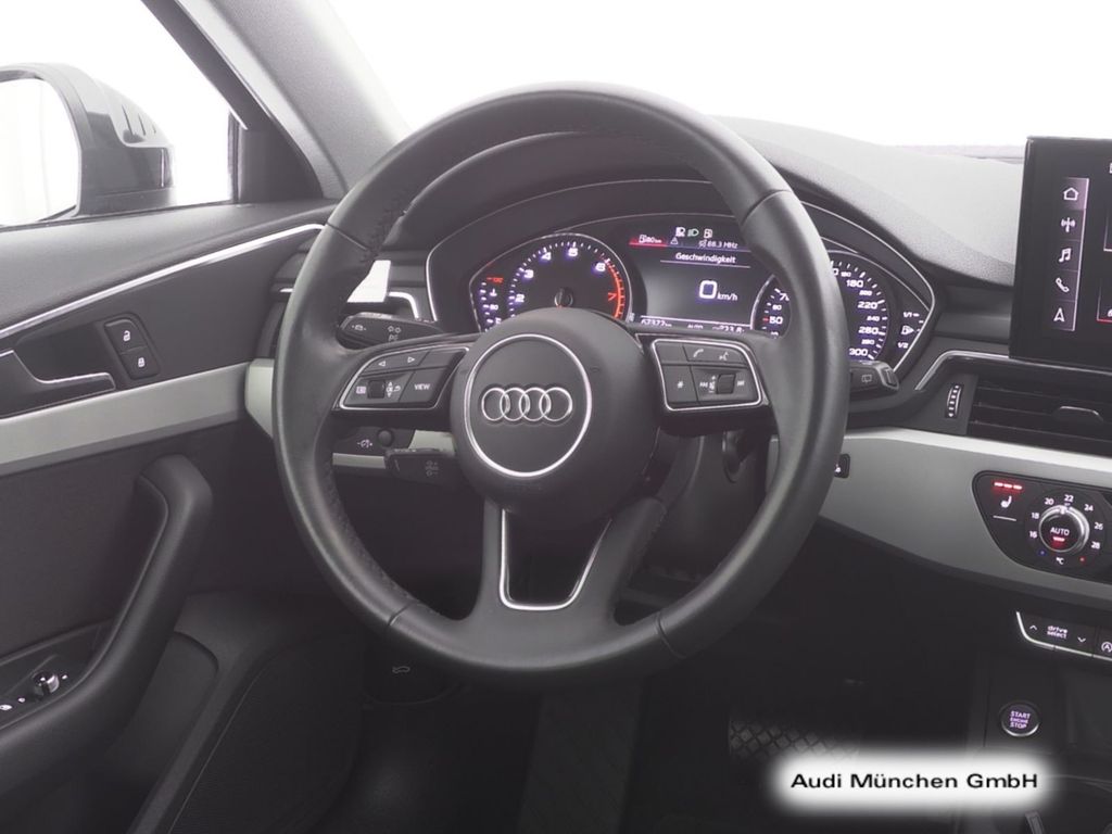 AUDI A4 2023