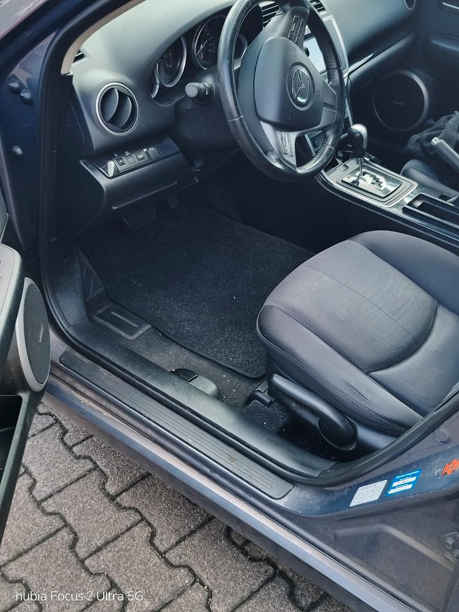 Mazda 6 2009 — interior