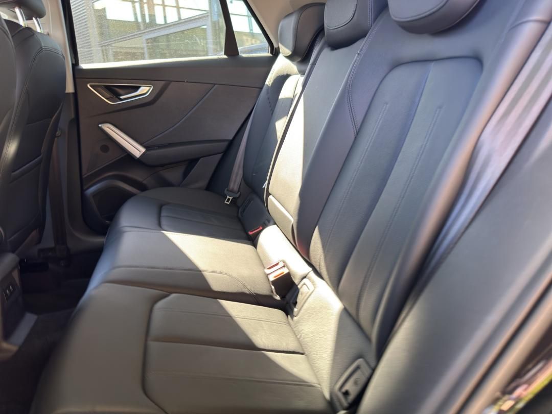 Fahrzeugabbildung Audi Q2 Advanced 35 TFSI stronic Parken AHK Navi