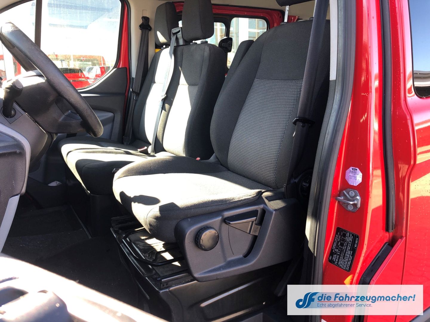 Fahrzeugabbildung Ford Transit Custom Kombi 300 L1 2.2 TDCi*8449 Export