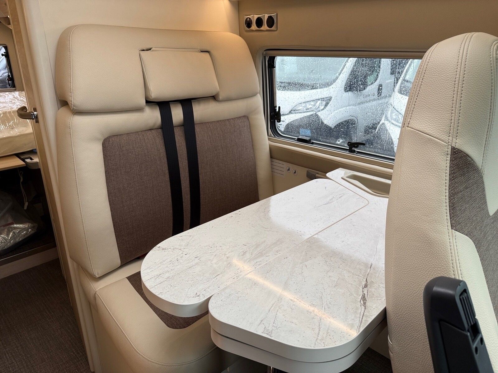 Fahrzeugabbildung Eura Mobil Van V 635 EB Automatik, 180 PS, Fahrassistenz