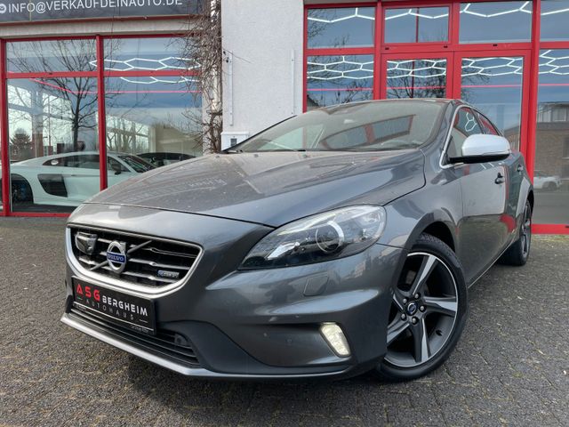 Volvo V40 Momentum  KAMERA/PANO/SH/SHZ/BC/17"