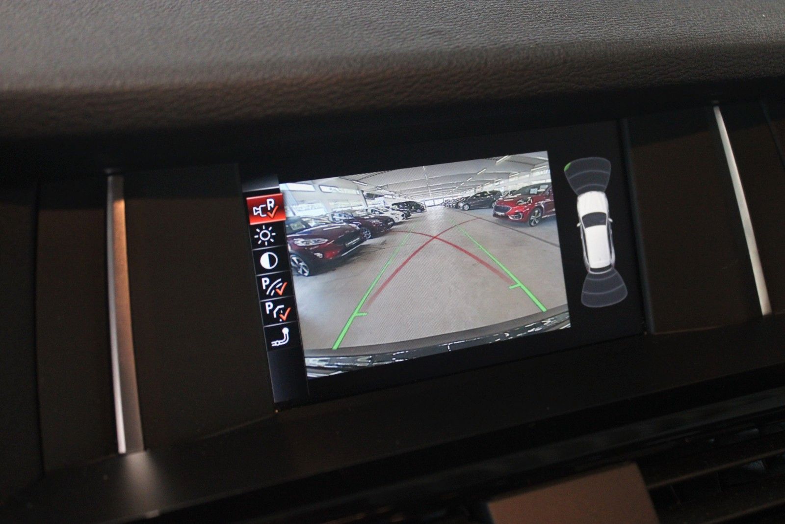 Fahrzeugabbildung BMW X3 xDrive28i xLine Aut. AHK HUD LEDER STDHZ uvm.