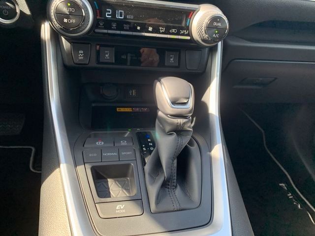 Fahrzeugabbildung Toyota RAV4 Hybrid 2.5 Teamplayer Technikpaket