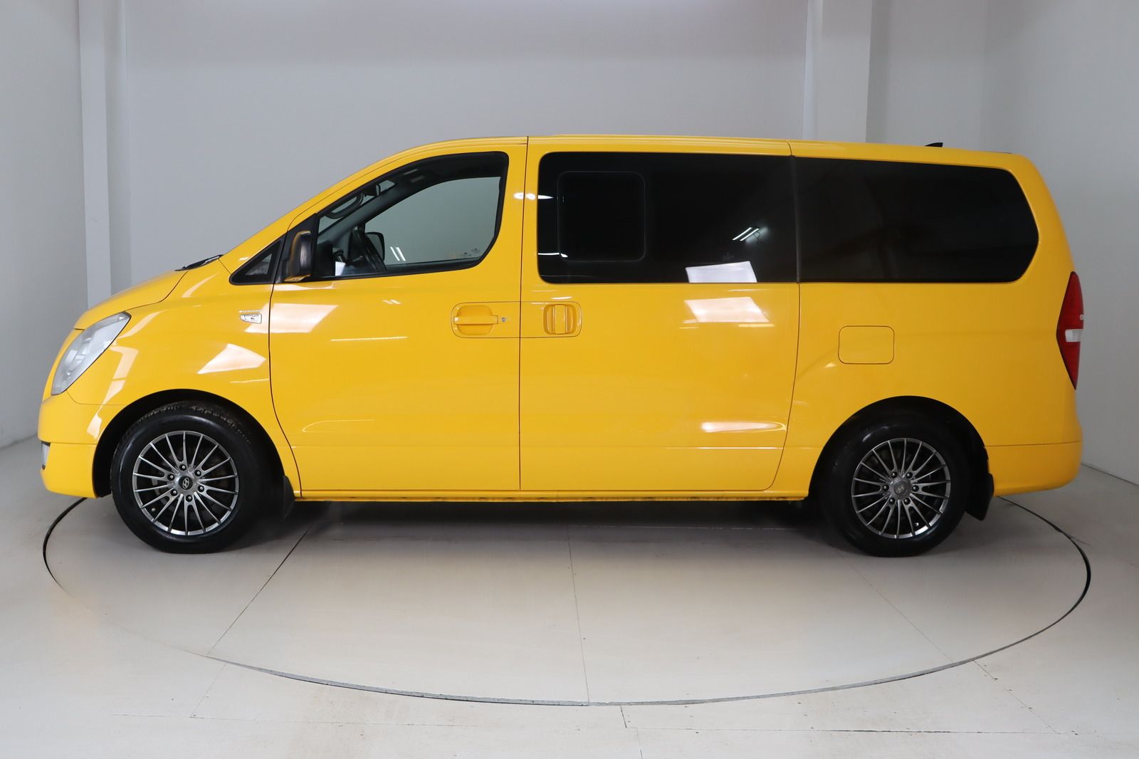 Fahrzeugabbildung Hyundai H-1 2.5CRDi Starex * RFK * Lenkradhzg. * Navi