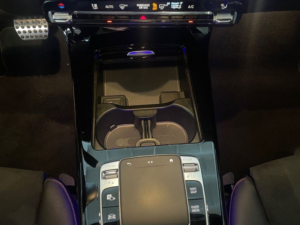 Fahrzeugabbildung Mercedes-Benz A 200 AMG Pano Navi LED Burm. KeyLess Sport KAM