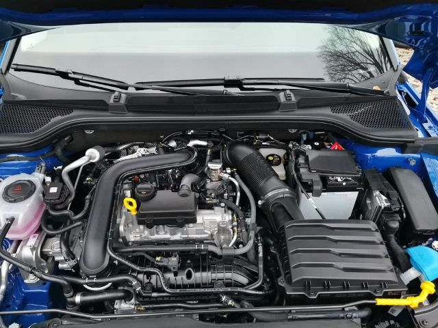 Fahrzeugabbildung SKODA Kamiq 1.0 TSI Essence SITZHEIZUNG PDC MFL AID