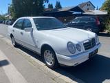 Mercedes-Benz E 230 ELEGANCE ! Top Zustand ! - Mercedes-Benz E 230 aus 1995