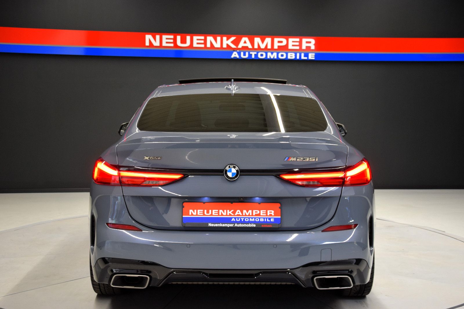 Fahrzeugabbildung BMW M235 i xDrive Gran Coupe Pano LED Memory ACC