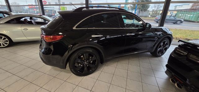 INFINITI QX70