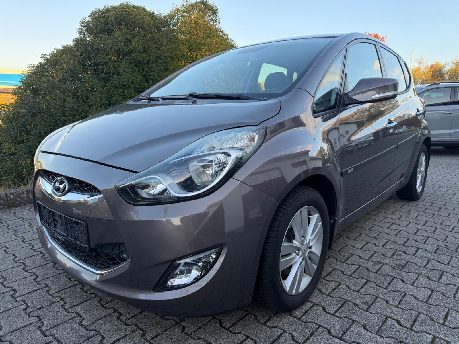 Hyundai ix20 2011 — photo 12