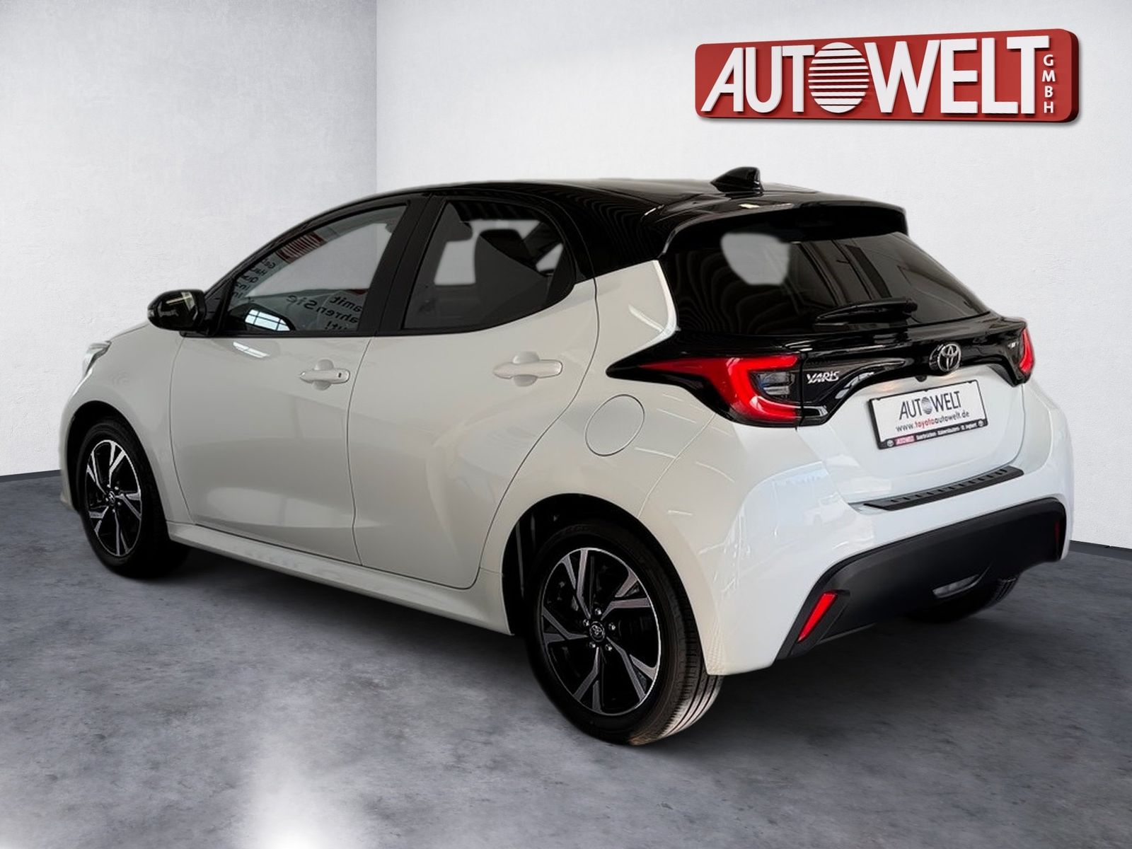 Fahrzeugabbildung Toyota Yaris & 1.5 Black & White Black&White Kam,Sitzhz