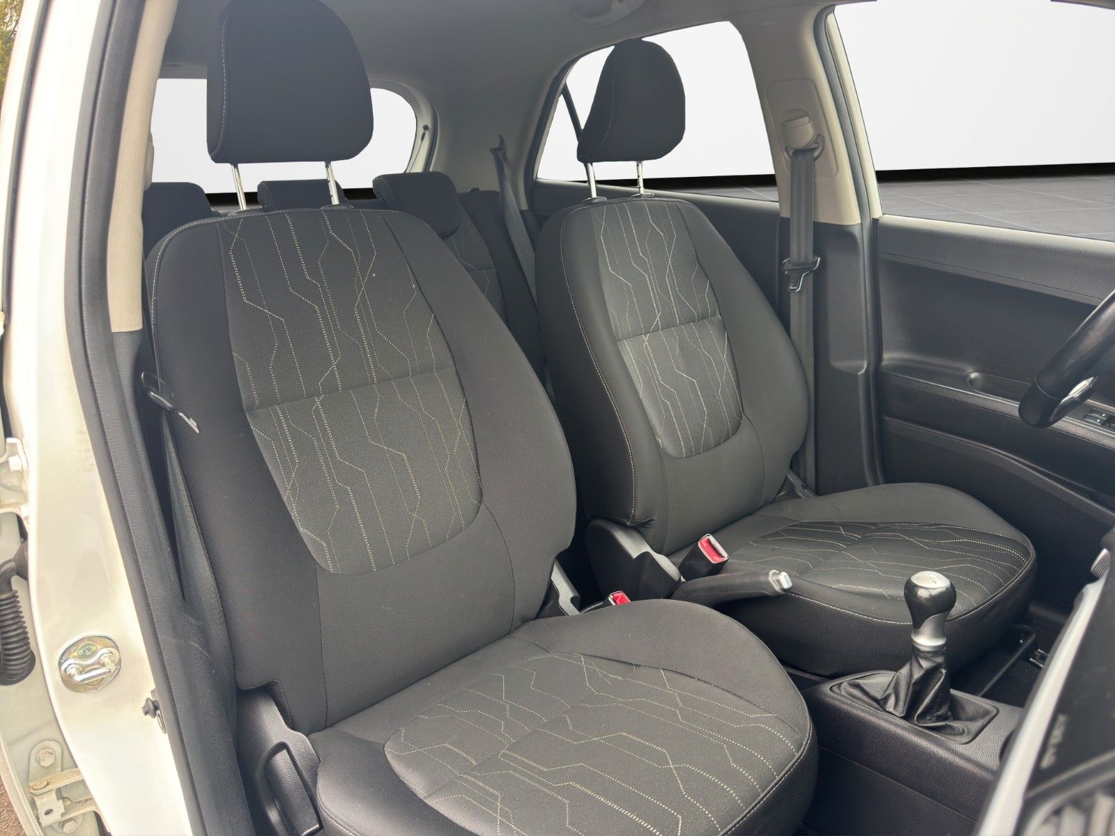 Fahrzeugabbildung Kia PICANTO 1.2 FIFA WORLD CUP EDITION SITZHEIZ ALLW