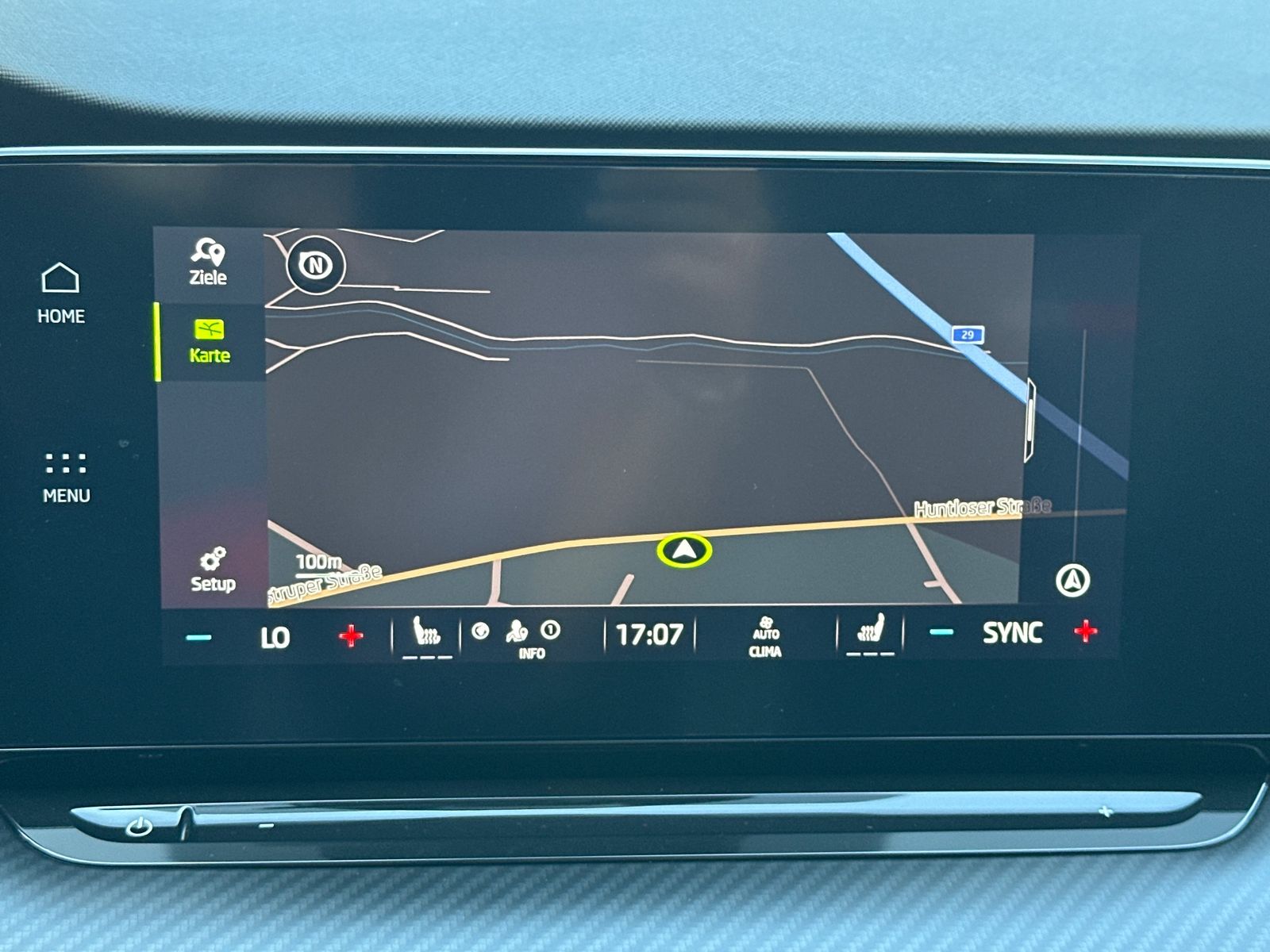 Fahrzeugabbildung SKODA Octavia Combi RS 4x4 Challenge NAV+MATRIX+AHK