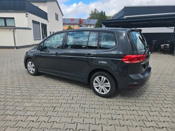 Volkswagen Touran - 4