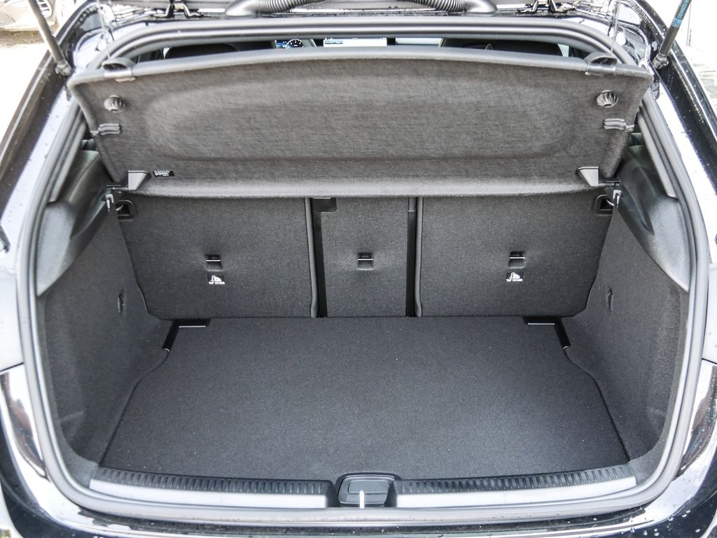 Mercedes-Benz A 200 Kompaktlimousine |AMG|NIGHT|DISTR|NAVI|KAM