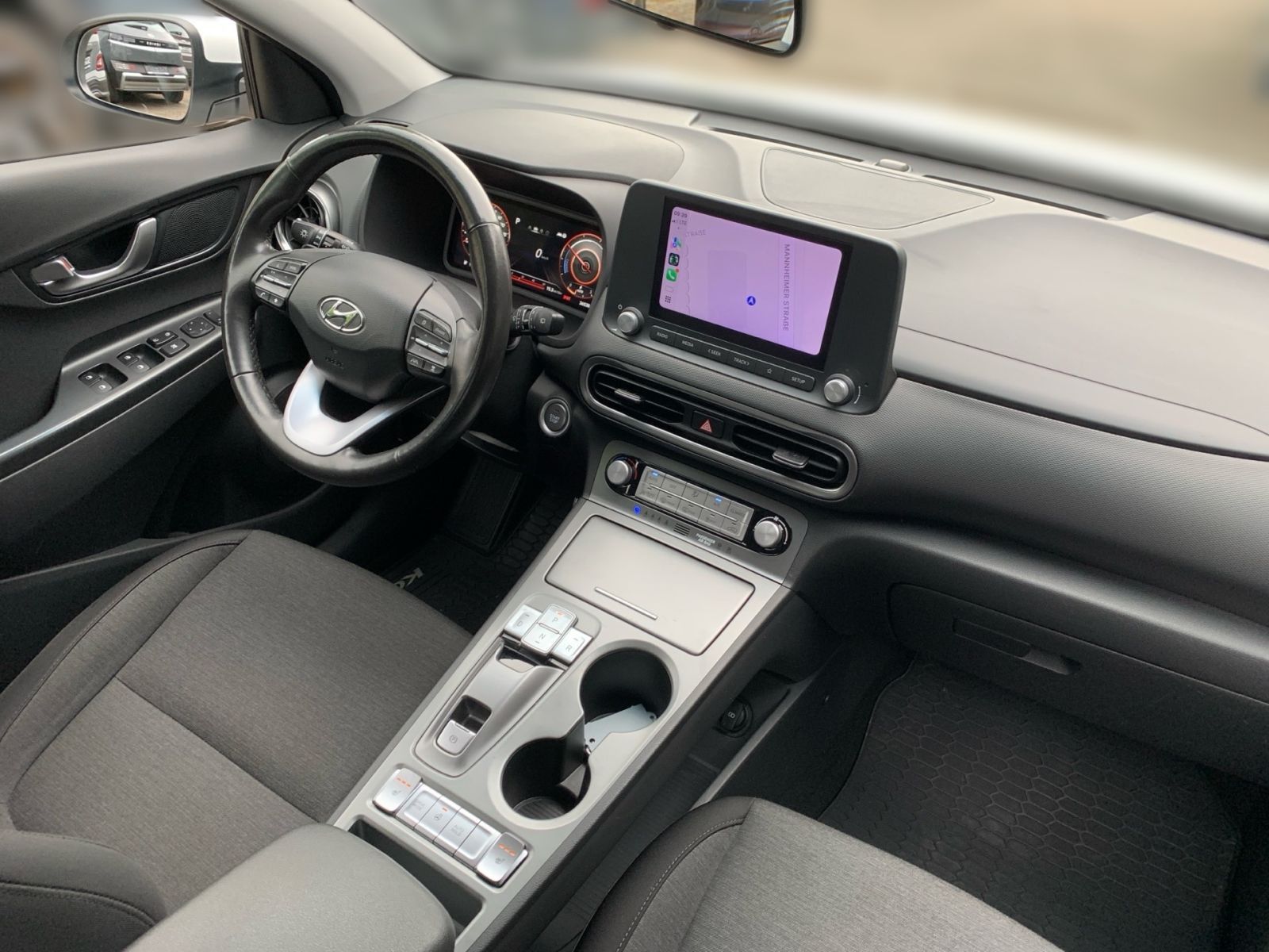 Fahrzeugabbildung Hyundai Kona Select Elektro 11 kW OBC Sitzheizung