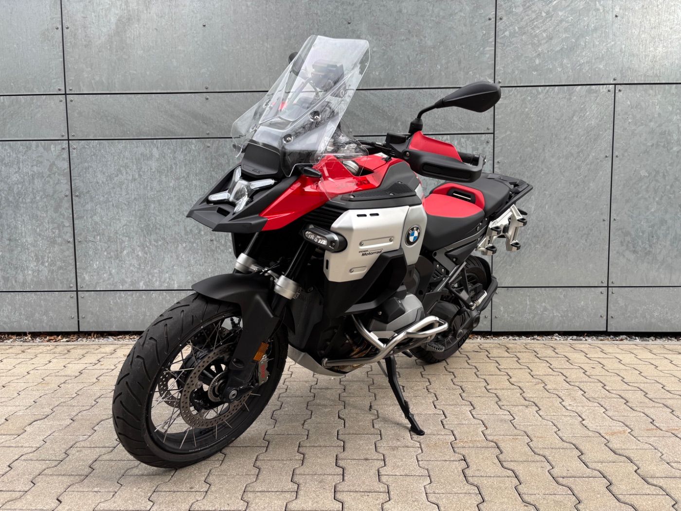 Fahrzeugabbildung BMW R 1300 GS Adventure 3 Pakete