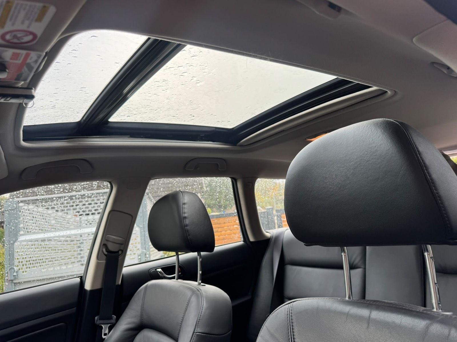 BMW  2008 — interior
