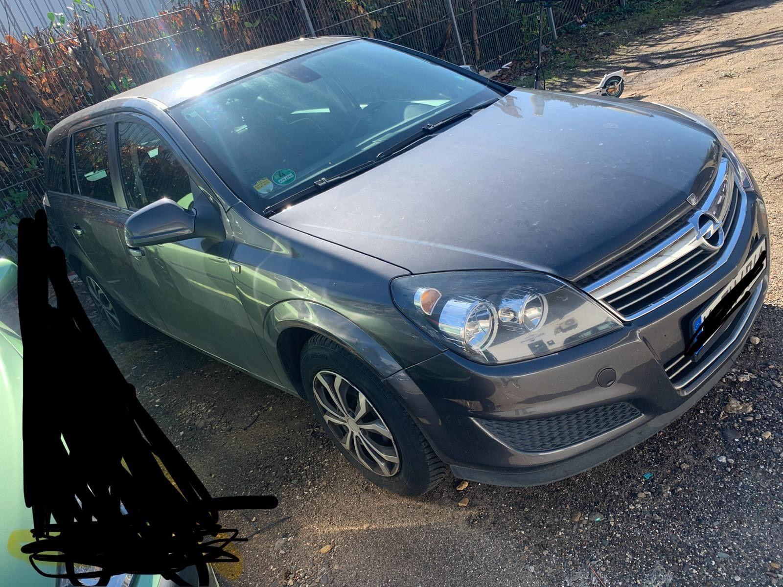 Opel Astra 2010 — photo 5