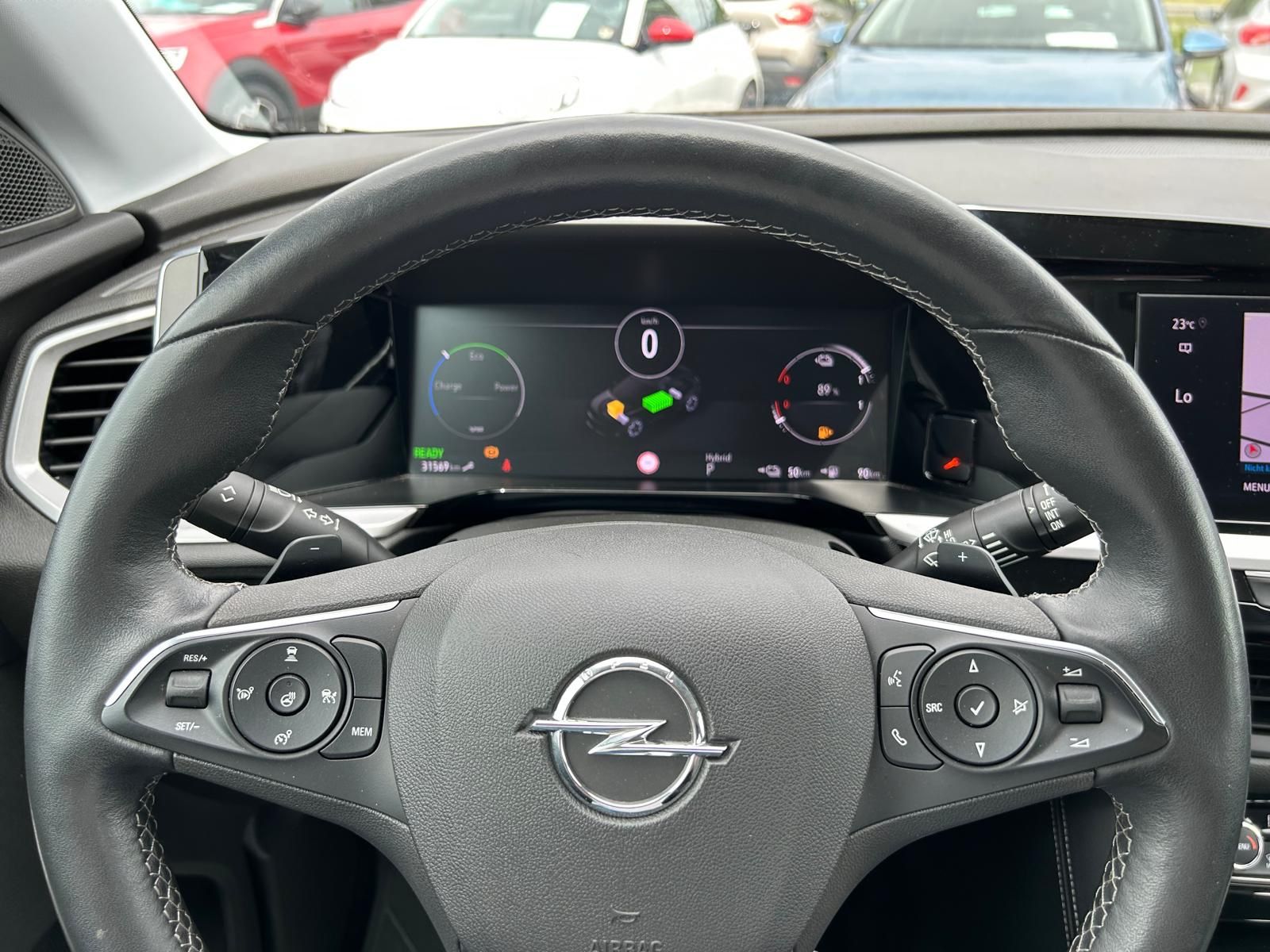 Fahrzeugabbildung Opel Grandland|Hybrid|4x4|AHK|1.Hand|LED|Standheizung