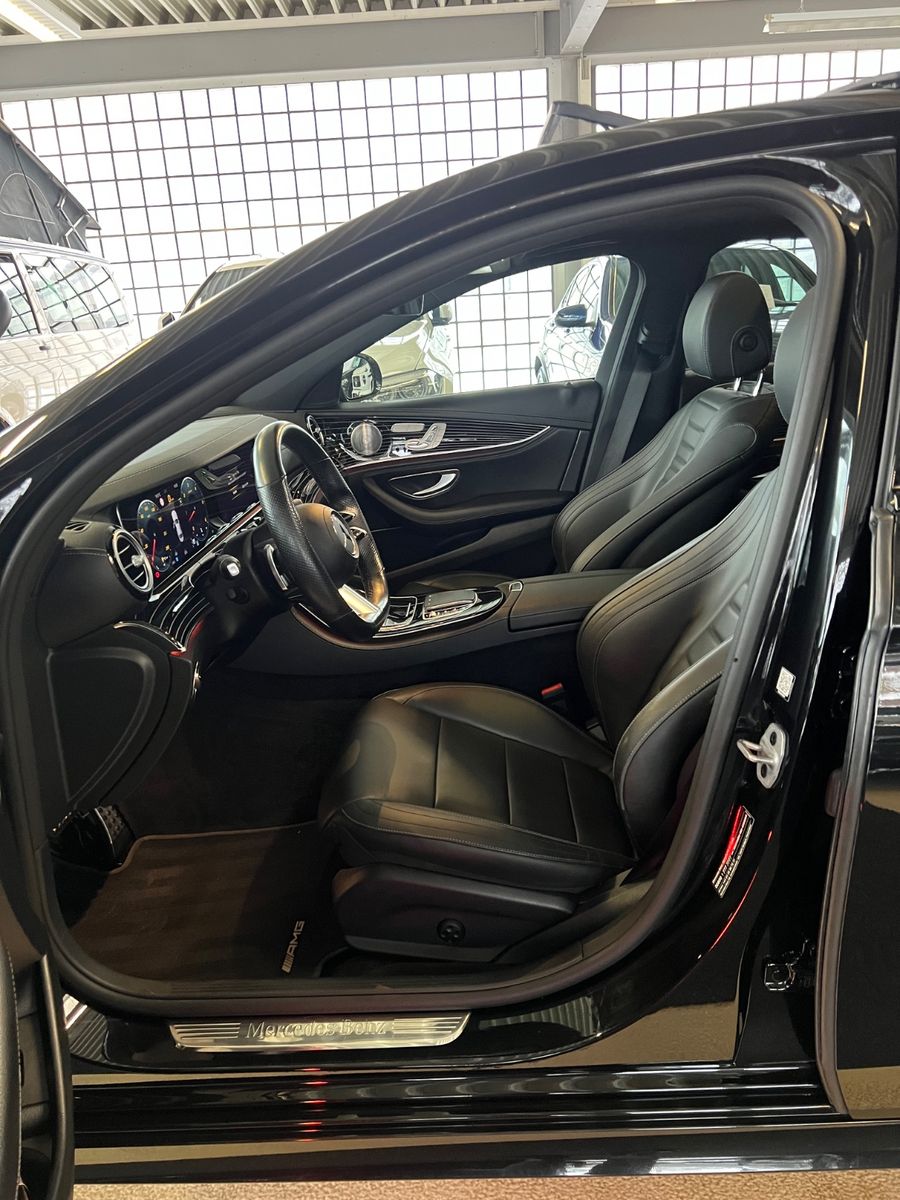 Fahrzeugabbildung Mercedes-Benz E 400 d 4Matic AMG LINE *PANO*designo-manufaktur