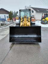 CAT 906M - CAT 906