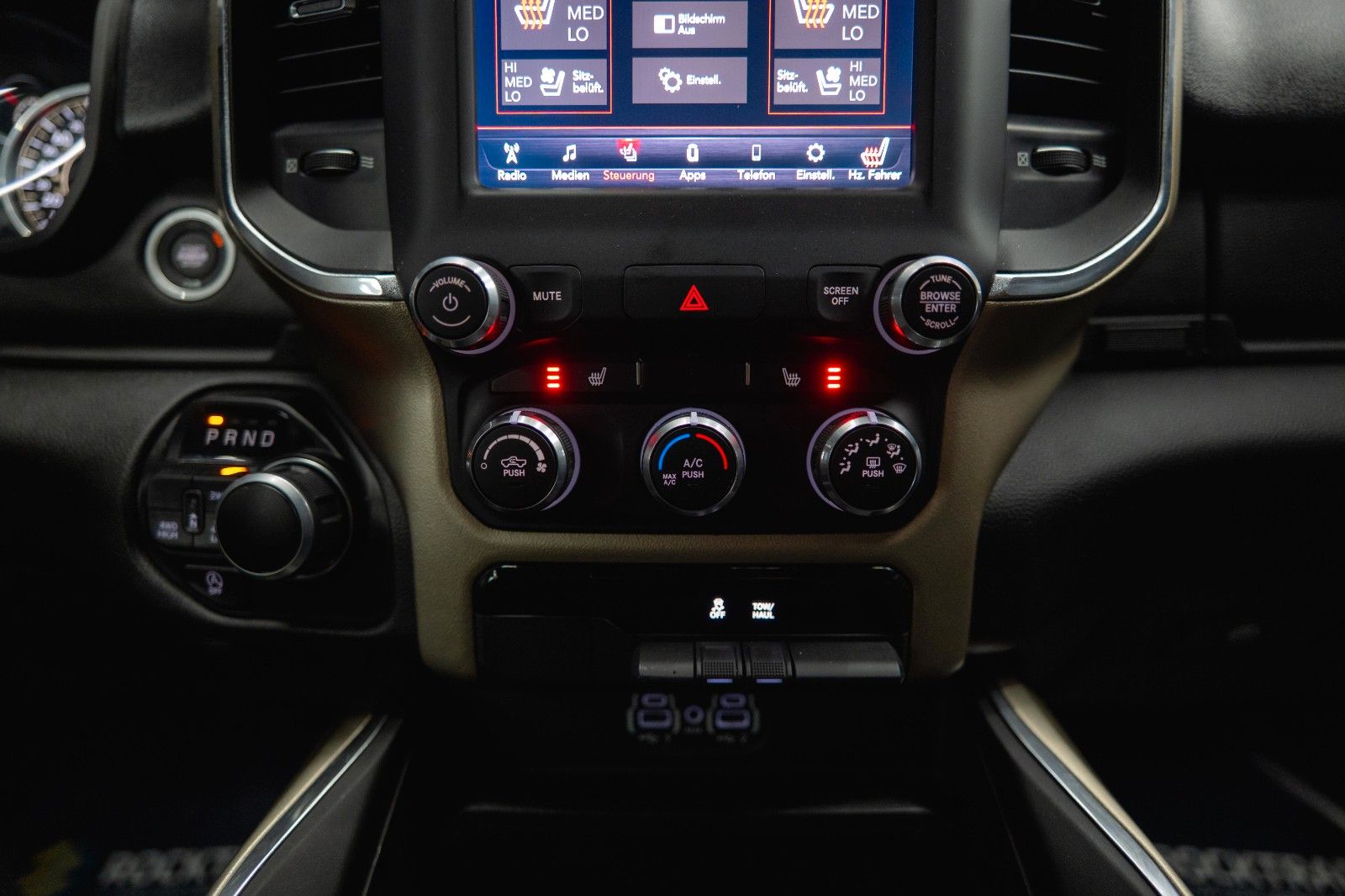 Fahrzeugabbildung Dodge RAM 3.6 V6 4x4 OFFROAD LARAMIE BLACK EDITION LED