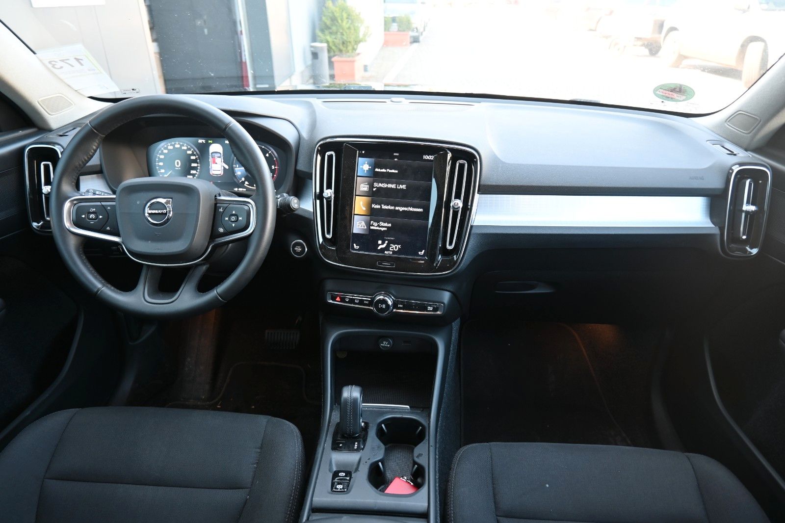 Fahrzeugabbildung Volvo XC40 D3 AWD Autom. Momentum*RFK*FSHZG*BLIS*AHK