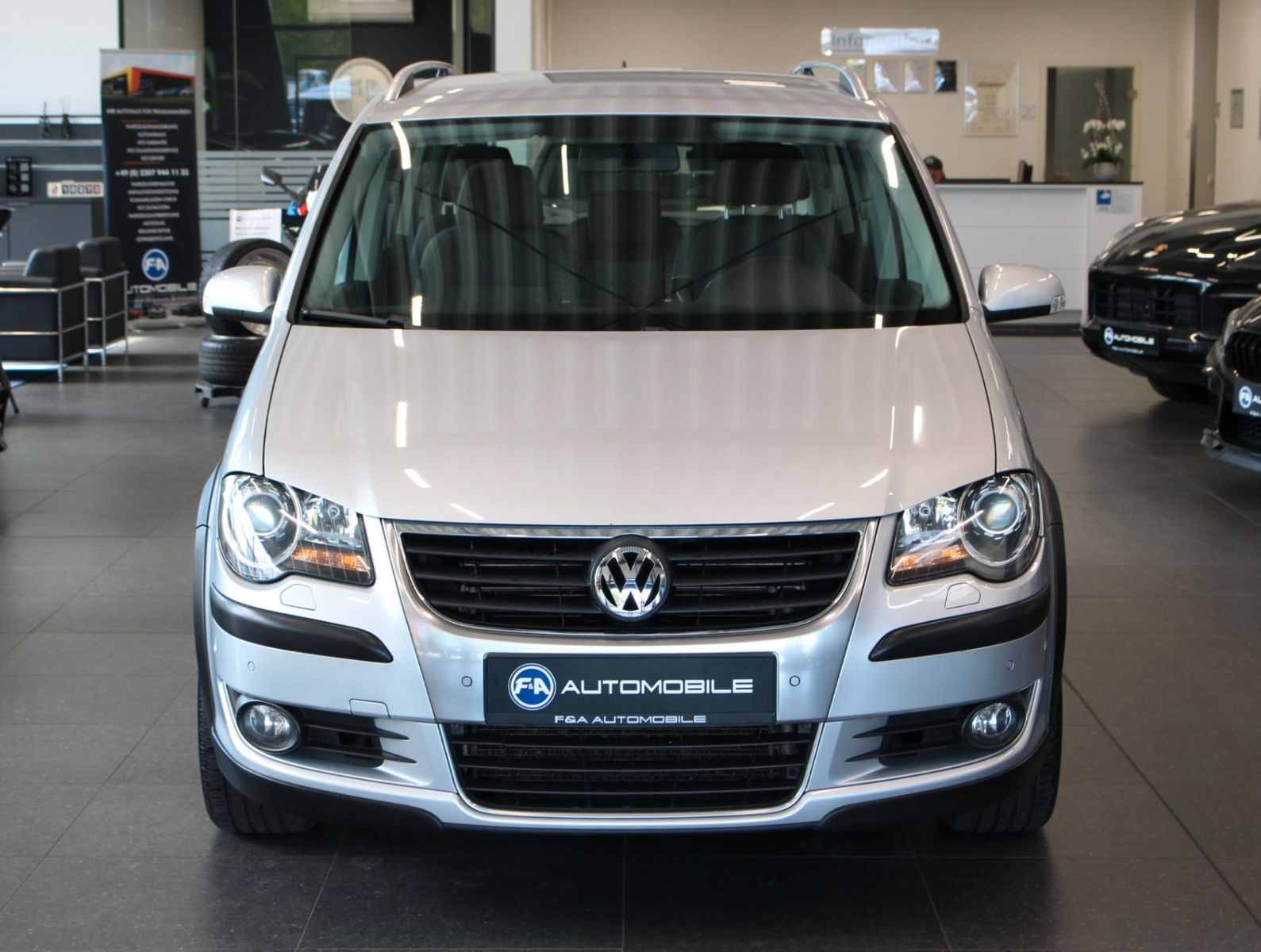 Fahrzeugabbildung Volkswagen Touran 2.0 TDI  Cross *Navi*PDC*AHK