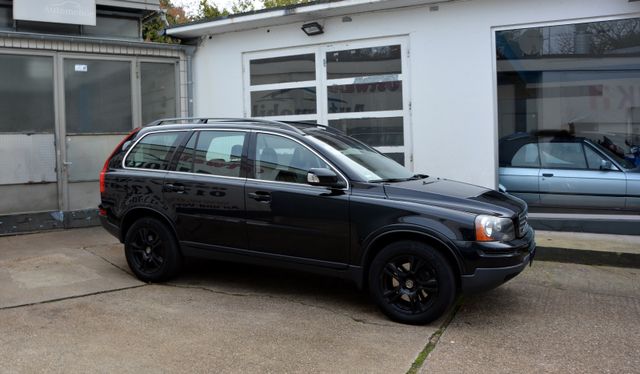 Volvo XC 90 D5  AWD Momentum Aut. *7-SITZER*LEDER*AHK*