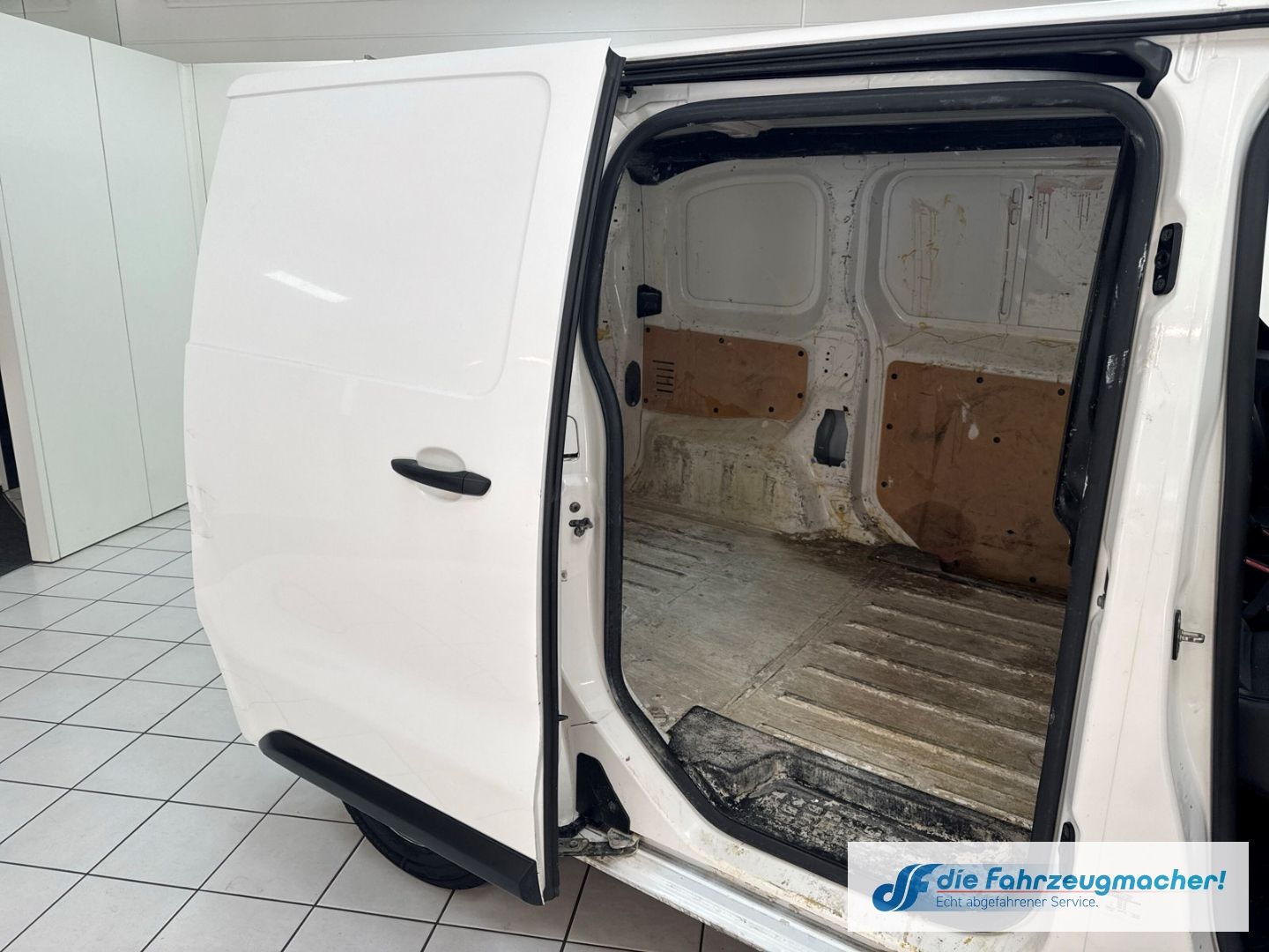 Fahrzeugabbildung Citroën Jumpy Kasten Profi XS 1.6 BlueHDi 115 FAP *EXPOR