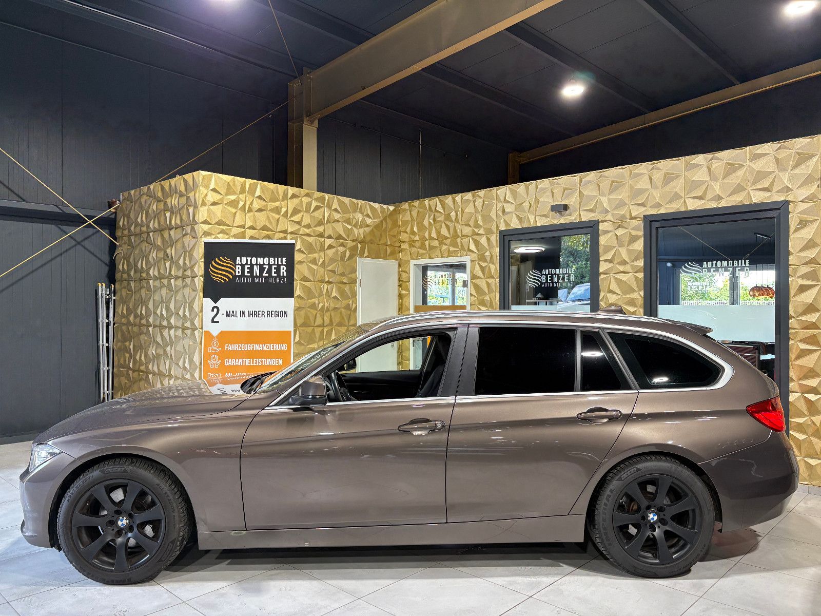 Fahrzeugabbildung BMW 325 Baureihe 3 Touring 325 d/NAVI/PDC/SHZ/KLIMA/