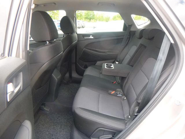 Fahrzeugabbildung Hyundai Tucson Pure 2WD >64.818KM/Automatik<