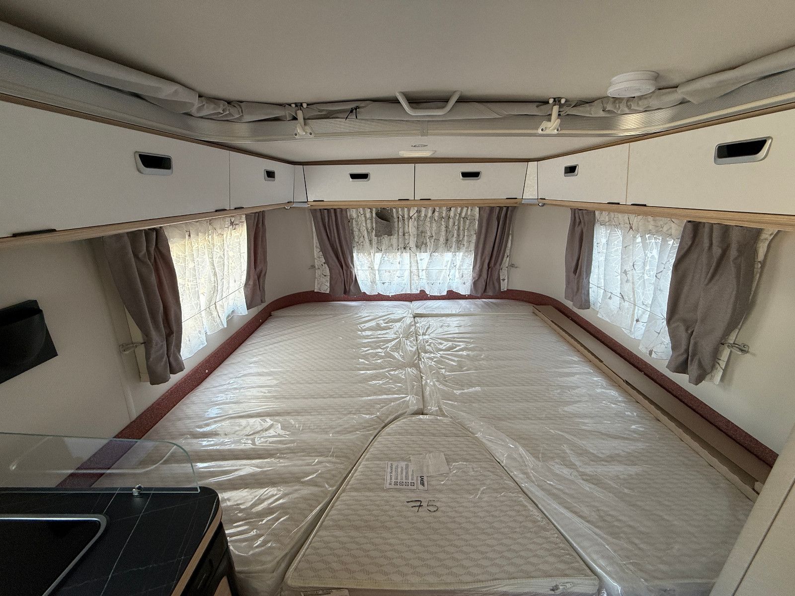 Fahrzeugabbildung HYMER / ERIBA / HYMERCAR Eriba Touring 542 Tango Red  - 5.344€ SPAREN!