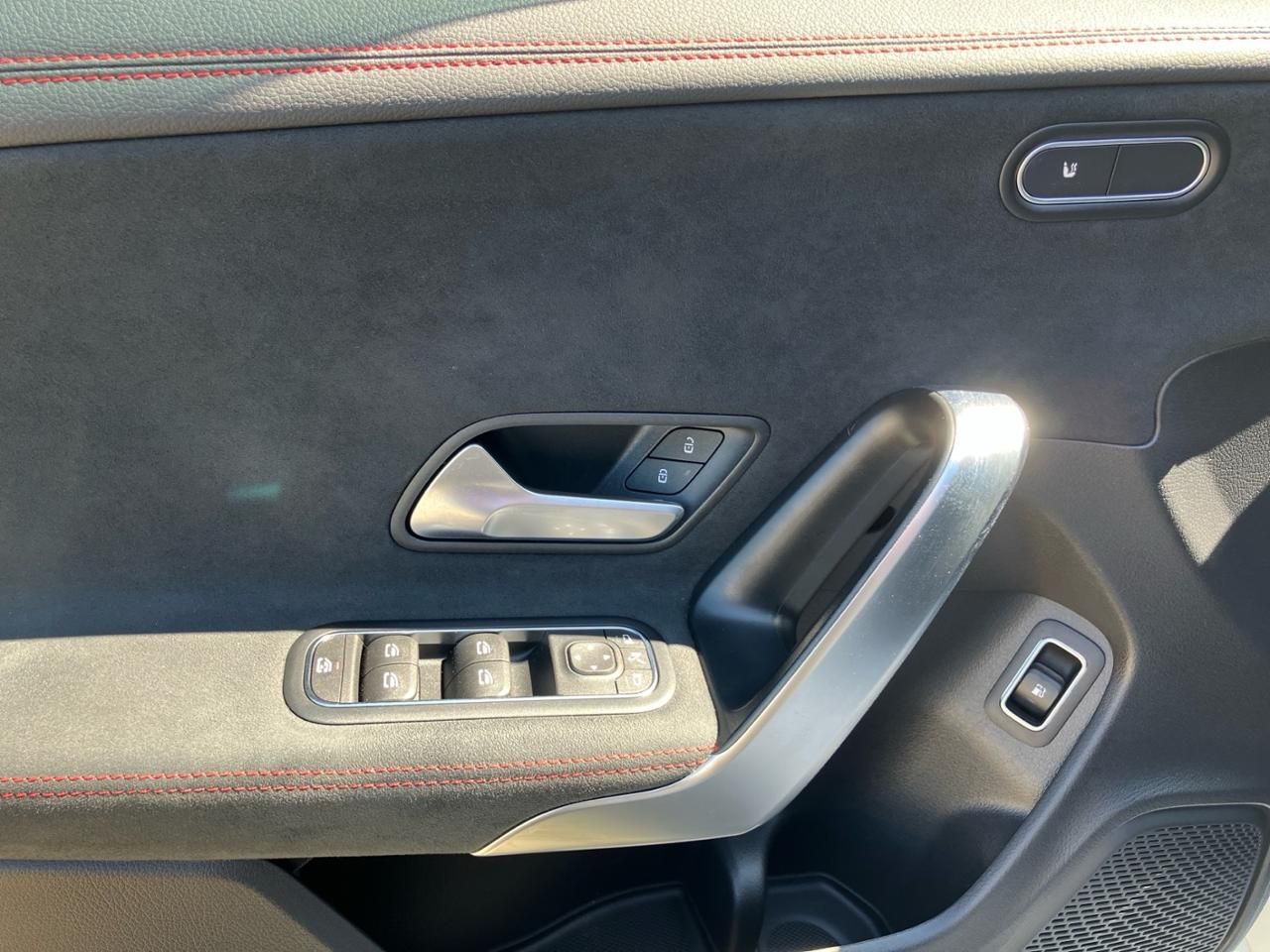 Fahrzeugabbildung Mercedes-Benz CLA 250 e SB AMG+AHK+LENKRADHEIZ+KAMERA+LED+