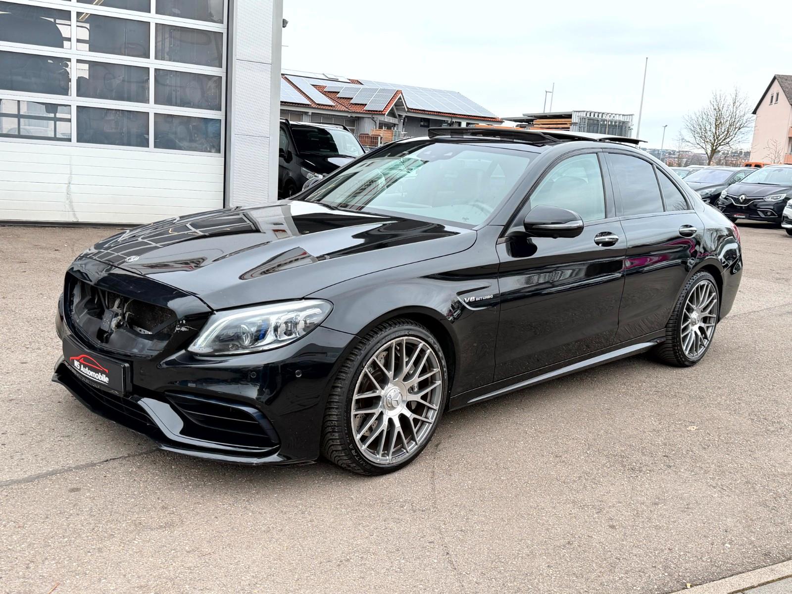 Mercedes-Benz C 63 AMG Limo Sportabgas_Pano_Keyles_Comand_LED