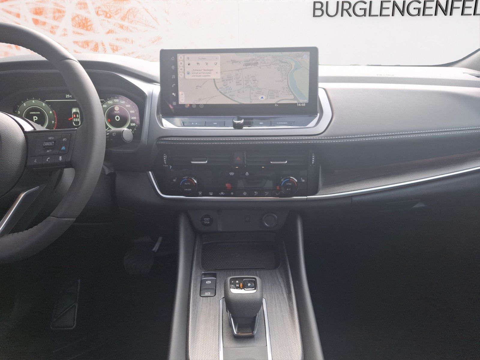 Fahrzeugabbildung Nissan Qashqai Tekna! 360° ! Head-Up ! Panorama ! Leder