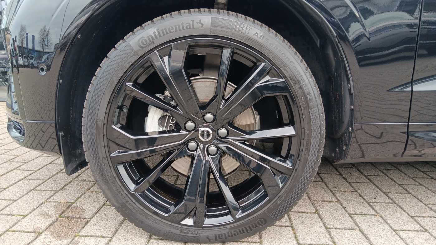 Fahrzeugabbildung Volvo XC60 B5 AWD Plus Black Edition 'AHK, ACC'