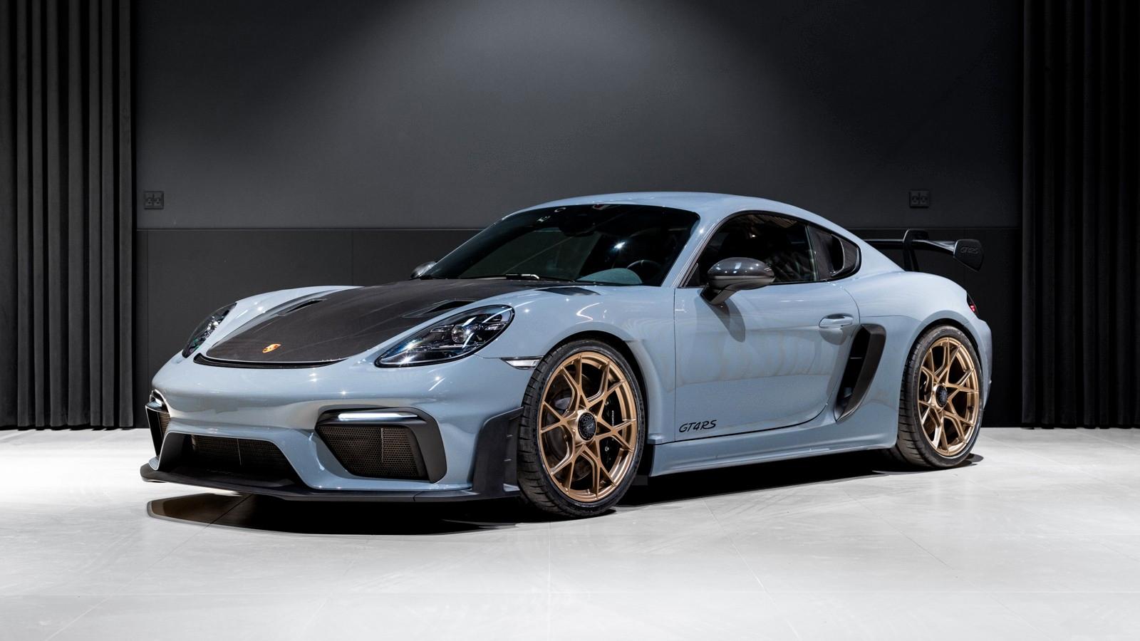 Porsche Cayman GT4 RS