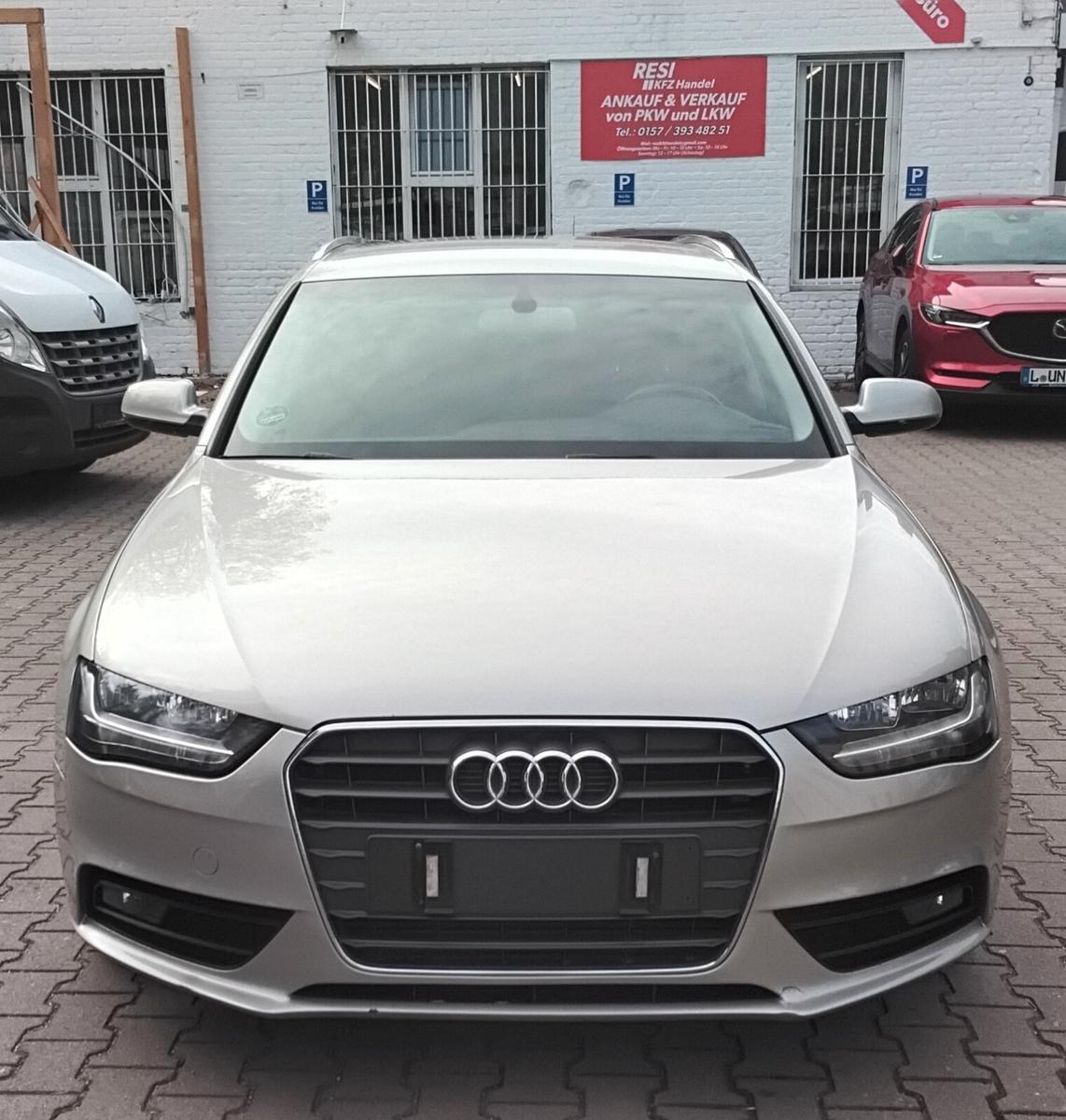 Audi A4 2012 — вигляд ззаду
