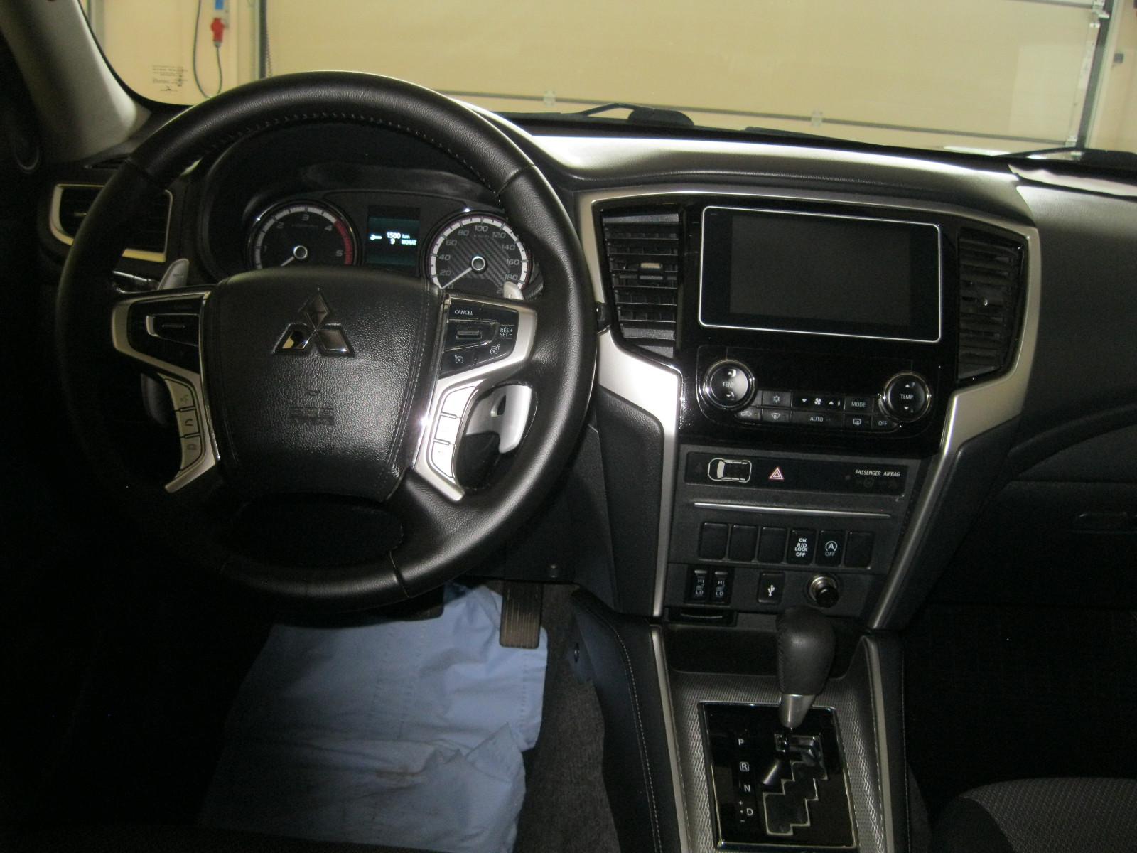 Mitsubishi L200 Doppelkabine Select 4WD - 3,1t Anhängelast