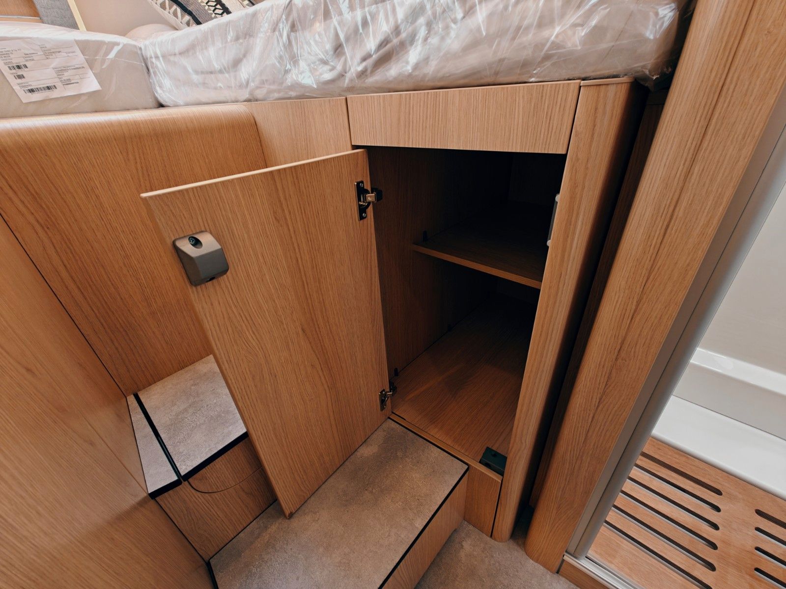 Fahrzeugabbildung HYMER / ERIBA / HYMERCAR B - KLASSE ML T 780 BLACKLINE