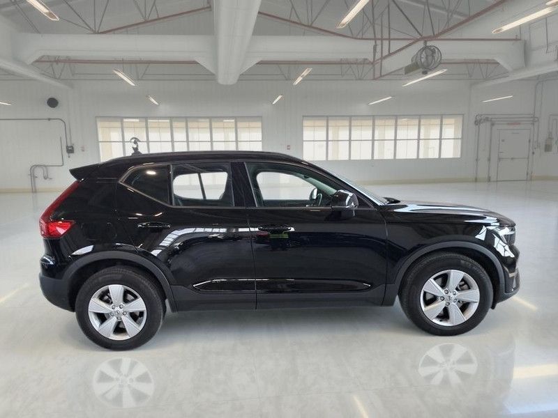 Volvo VOLVO XC40 B3 AUTOMATICO ESSENTIAL SUV imagem 3