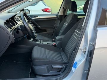 Volkswagen Golf - 8