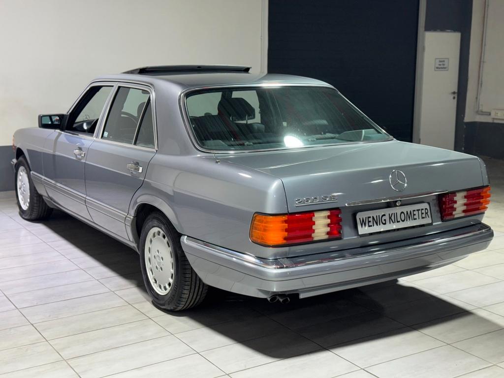 Mercedes-Benz 260